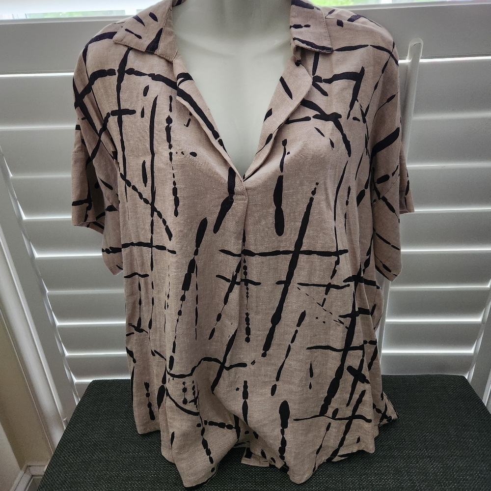 ABSTRACT TOP TAN AND BROWN V NECK LIKE NEW LINEN AND RAYON